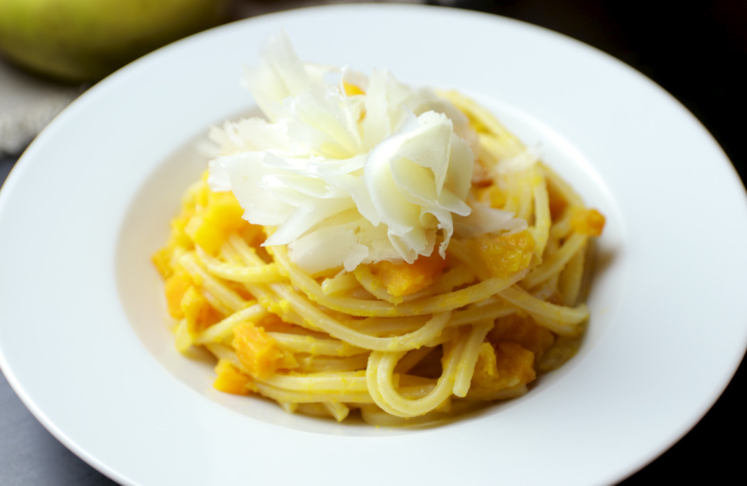 Spaghetti al ragù di zucca con Raspadura lodigiana Bella Lodi