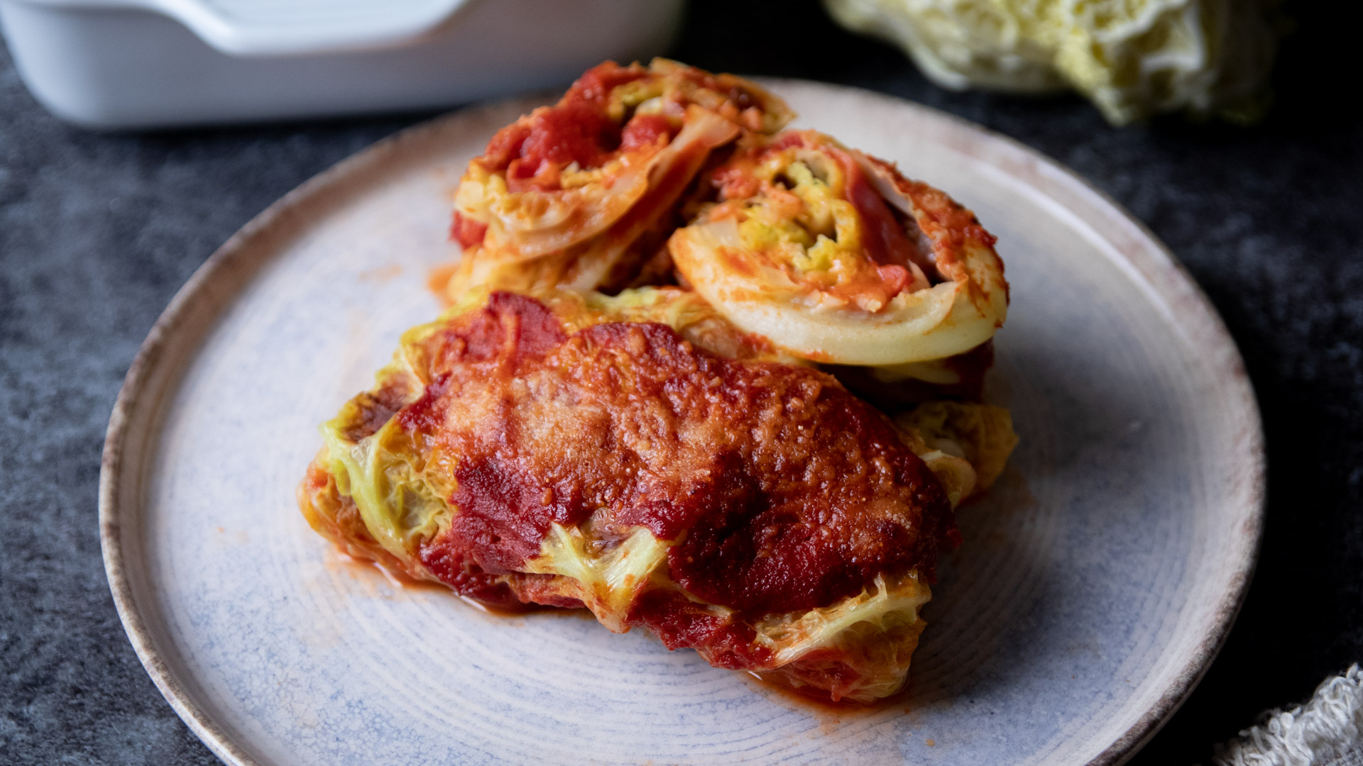 Involtini di verza con prosciutto e Raspadura lodigiana Bella Lodi