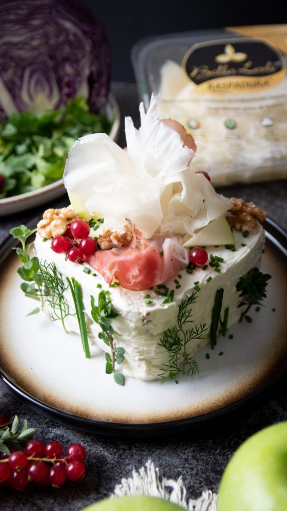 Tortino con pesto di cavolo viola e Raspadura lodigiana Bella Lodi