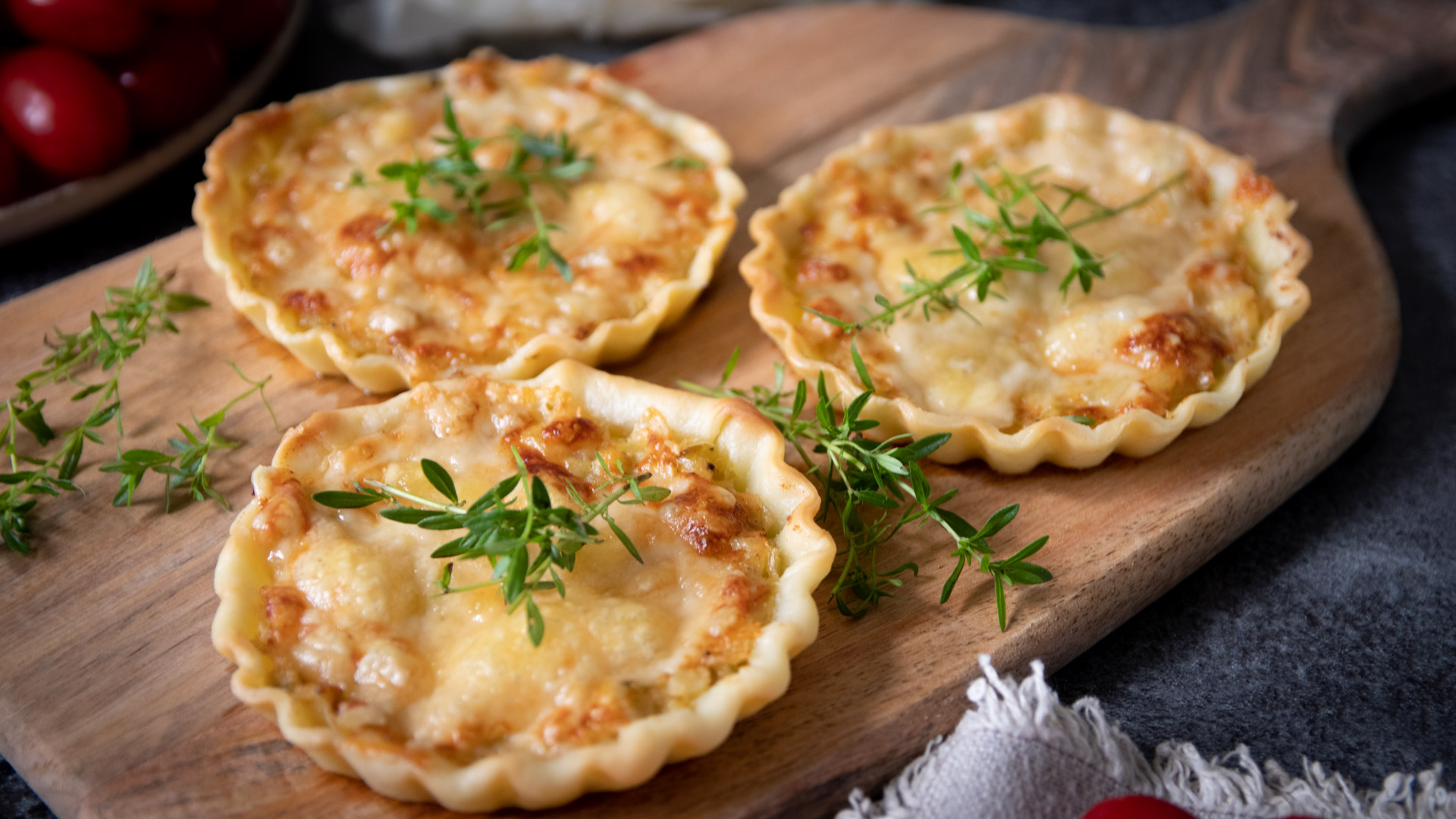 Tartellette con porri e Raspadura Bella Lodi