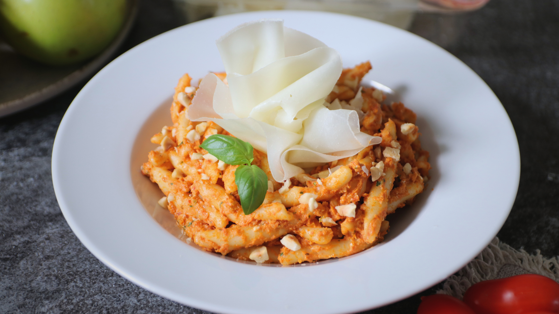 Fusilli con pesto rosso e Raspadura