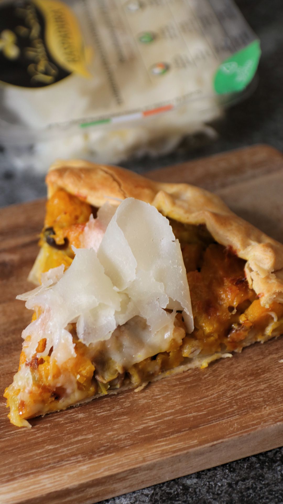 Torta salata con zucca funghi e Raspadura Bella Lodi
