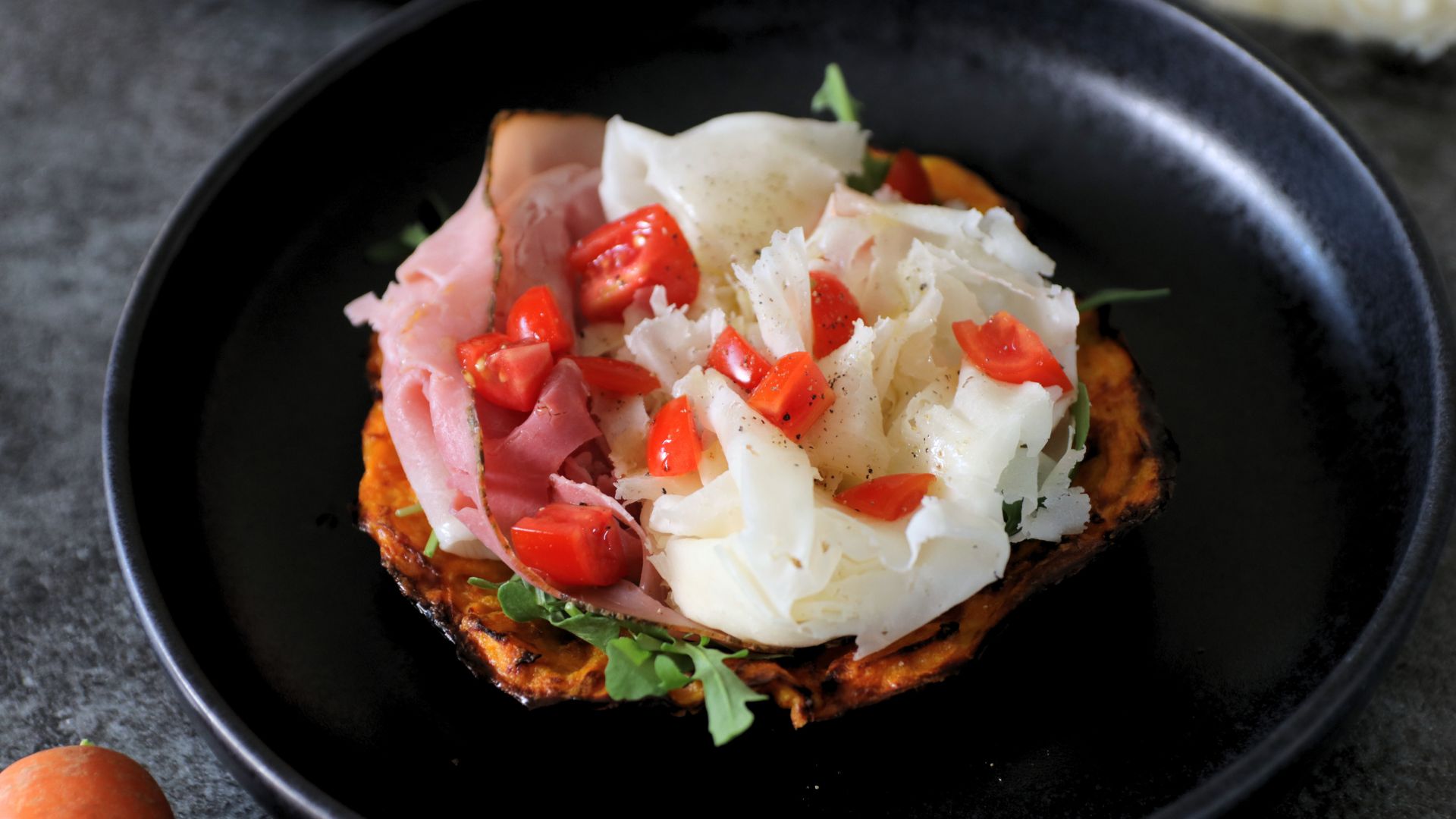 Cestini di carote con prosciutto cotto, Raspadura Bella Lodi e rucola