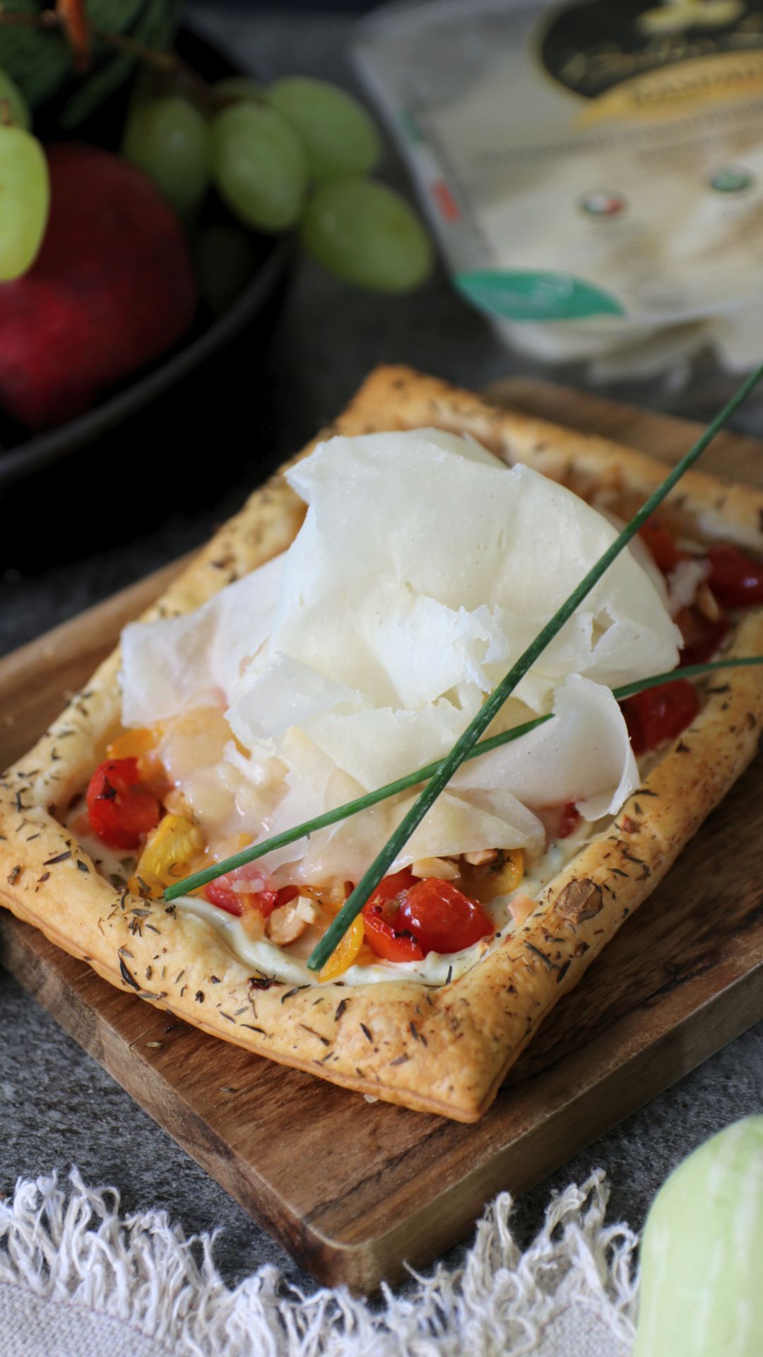 Tortine rustiche ai pomodorini con ricotta al limone, anacardi e Raspadura Bella Lodi