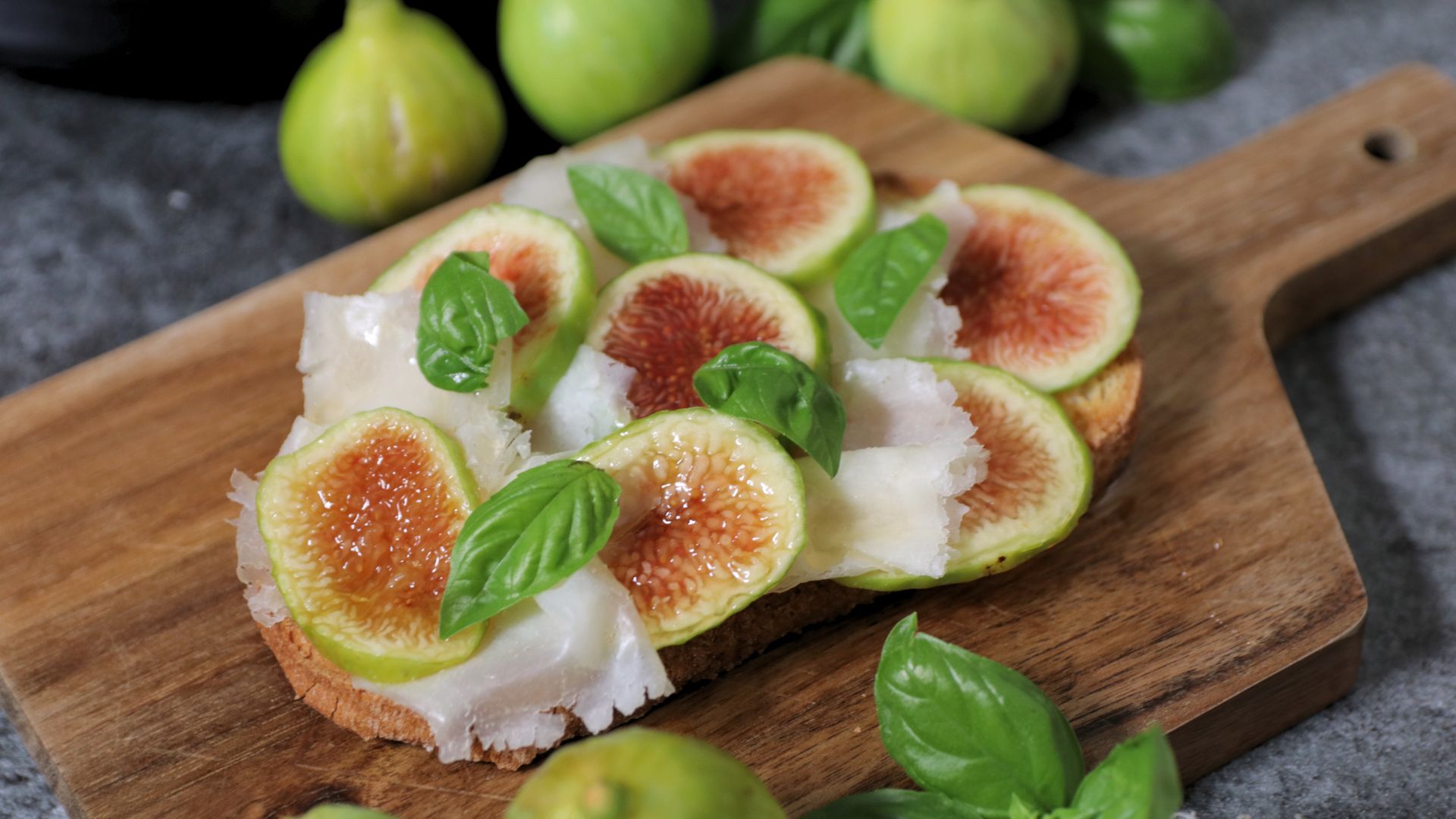 Bruschette con fichi, Raspadura Bella Lodi e miele