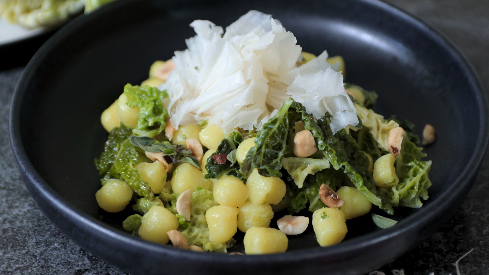 Gnocchetti cremosi alla verza con Raspadura Bella Lodi