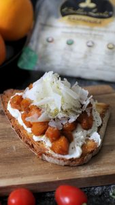 Crostone con zucca al balsamico e Raspadura Bella Lodi
